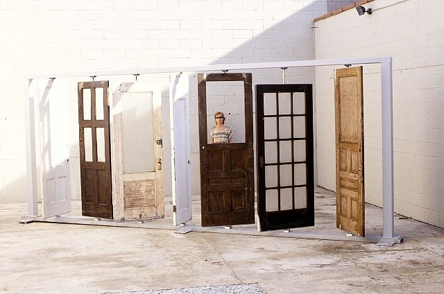 Tony Stanzione
Entrada Beinvinito, 2002
doors, hardware, 96 x 240 x 24 in.
