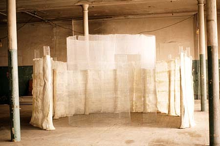 Leslie Wayne
Untitled, 1984
wire mesh, cement, hand-made paper, 180 x 180 x 108 inches