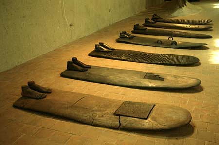 Xawery Wolski
Seven Boards, 1988
ceramics, 72 x 24 x 10 inches