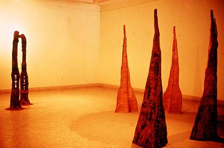 Radhika Vaidyanathan
Earthworks and Earth, Water, Fire, Sky, 1995
terracotta, sand, broken mirror, earth