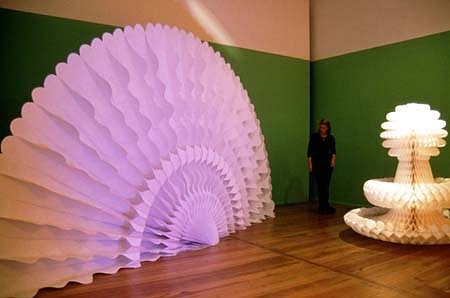Louise Paramor
Lust Garten, 2000
paper, colored lights, dimensions variable