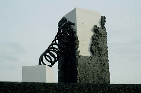 Mikael Hansen
Object, 1993
cement, plaster, wire, height: 43 cm