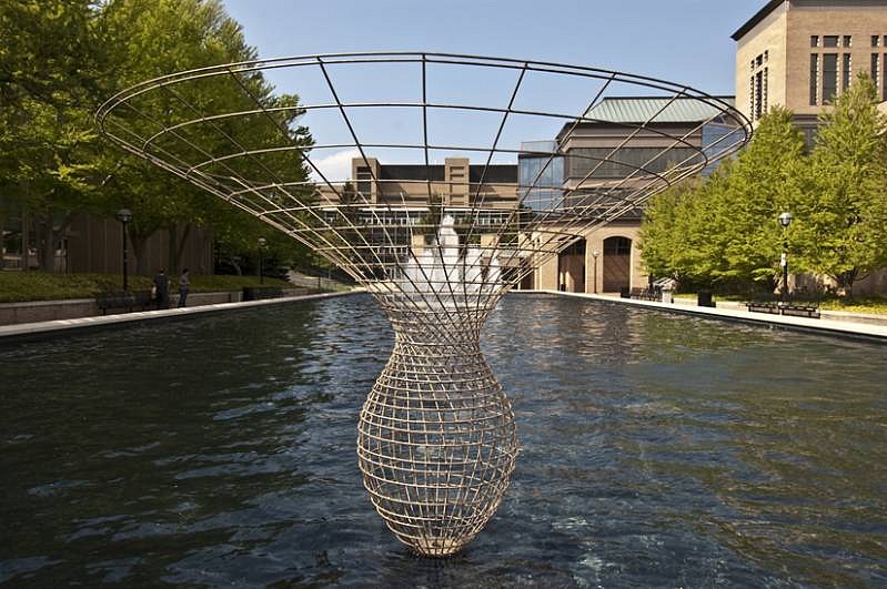 William Dennisuk
Valence, 2010
bronze rod, 7 ft high x various diameters