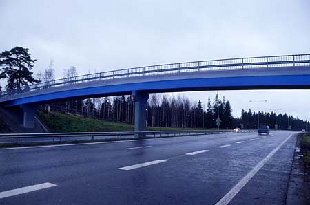 William Dennisuk
Speed of Light, 1997
lights, metal, paint, 100 feet, both sides