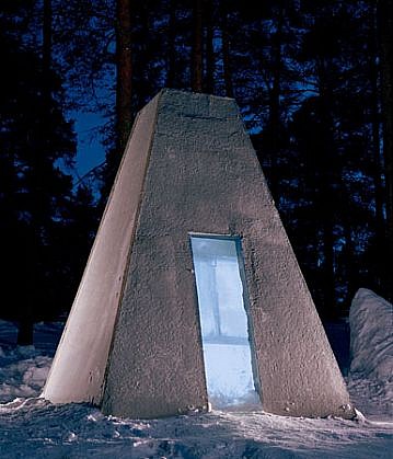 Tomasz Domański
Corpuscopy, 2004
concrete, ice, 117 x 78 inches