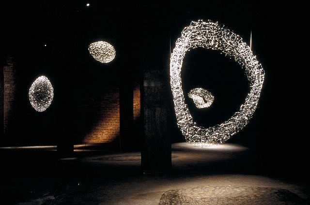 Anna Skibska
Bullseye Installation, 1999
lampworked glass, 2500 square feet
Portland, Oregon