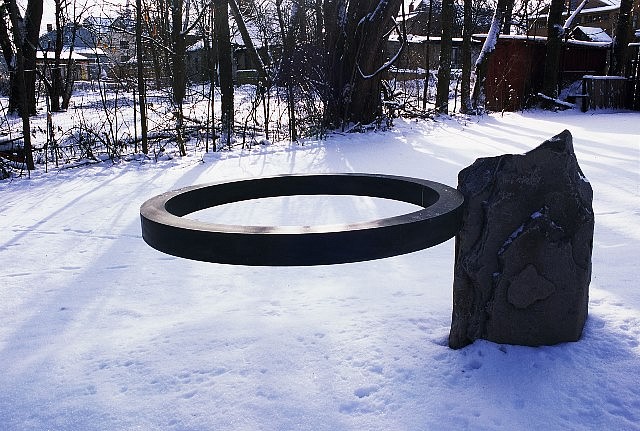 Takashi Soga
The Sea of the Ear - Rings '03, 2003 - 2005
bronze, lead, stone, 36 x 80 x 75 in.