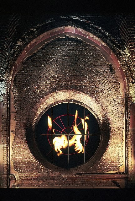 Jo Yarrington
Ressurection, 2002
digitalized duraclear, 108 inches in diameter
Christus Church, Cologne