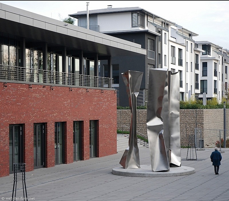 Ewerdt Hilgemann
Three Graces, 2011
stainless steel, 20 x 3.3 x 3.3 feet each