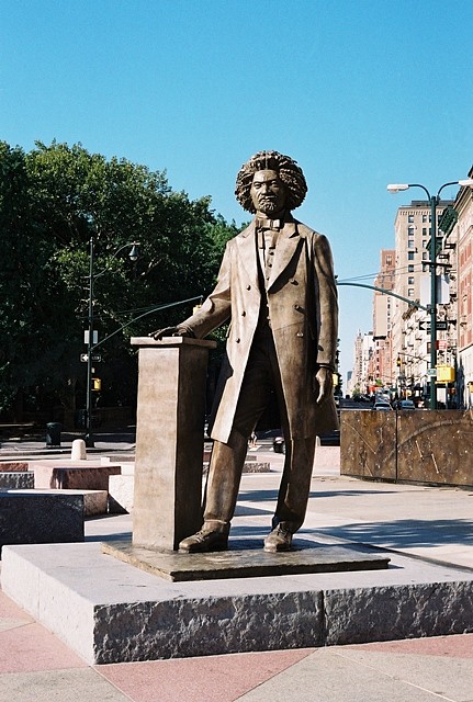Gabriel Koren
Frederick Douglass, 2009
bronze, 96 x 48 x 48 in.