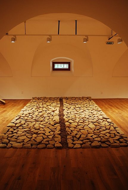 Attila Pokorny
Stone Carpet, 2011
limestone, roots, 450 x 300 x 10 cm
Hungary