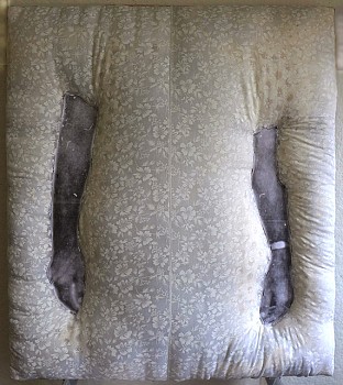 Golnar Adili -&nbsp;Standing