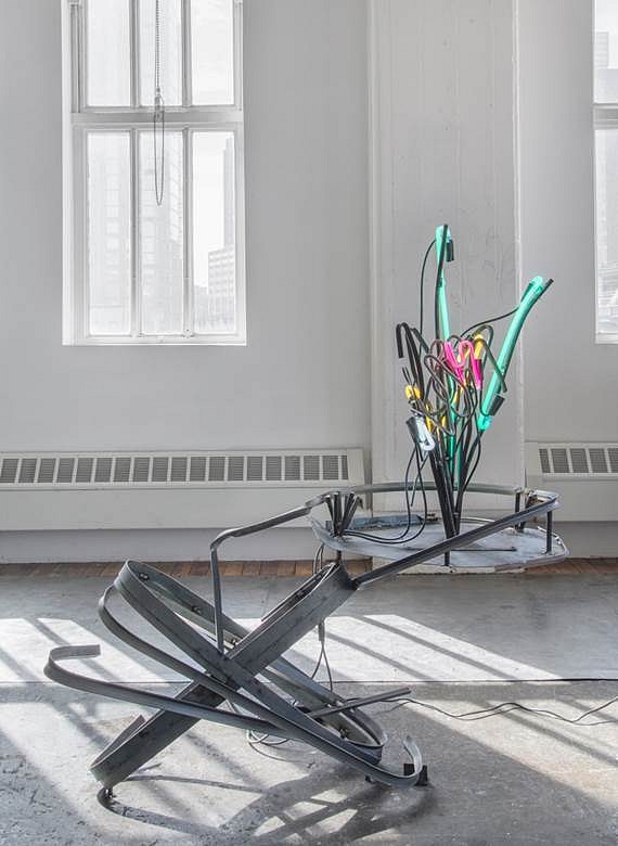 Jo Nigoghossian
Spring Flowers, 2015
Steel and neon, 48 x 43 x 20 in.