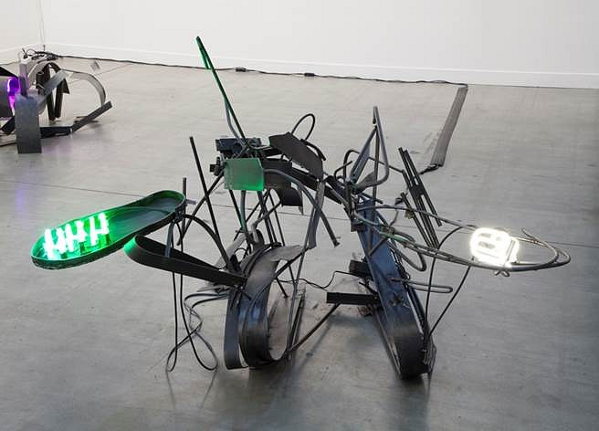 Jo Nigoghossian
Hors d'oeuvres, 2015
Steel and neon, 24 x 60 x 54 in.
