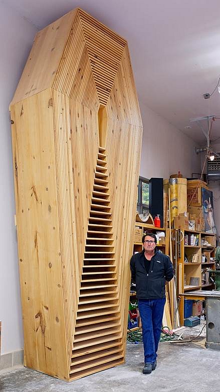 Steven Woodward
Untitled, 2008
pine (front view, Ellison Bay Studio, Wisconsin), 15 x 5 x 31 feet