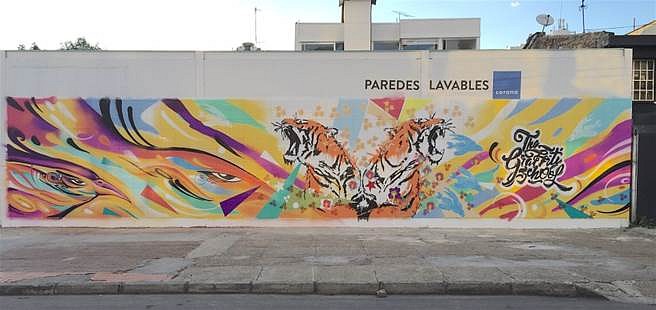 Hermes BerrÁ­o
Roar, 2016
mixed media on canvas, 13 x 164 feet