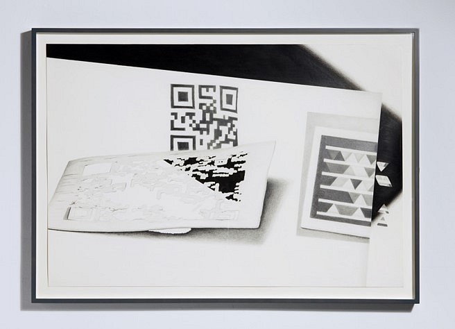 Sydney Croskery
Snap Tags Quar Codes (you make, just because of it), 2016
graphite and charcoal on paper, 20 x 30 in.