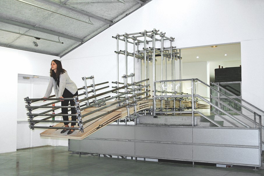 Luciana Lamothe
Metasbilad, 2015
phenolic boards, pipes and scaffolding clamps, 94 4/8 x 55 x 354 in.