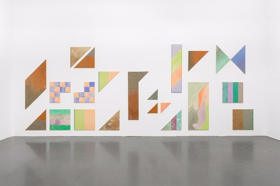 Ana Cardoso
Partitioned landscape Drift, 2017
acrylic on sewn cotton and linen, Twenty two canvases, variable dimensions; wall dimension for reference: 236 x 380 inches