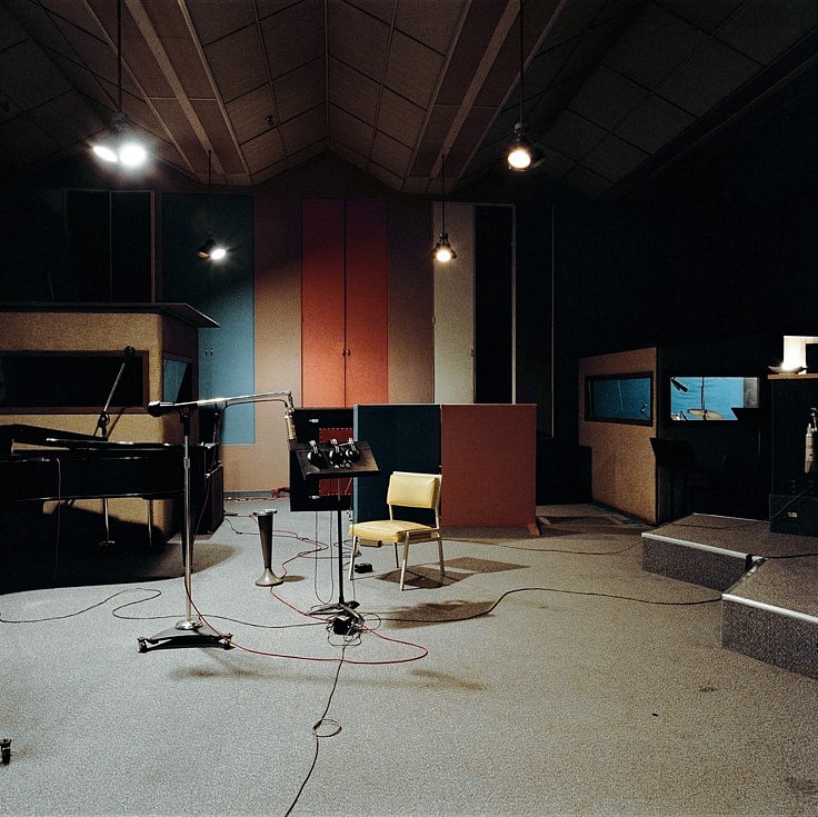 Rhona Bitner
Sam Phillips Recording Service, Memphis, TN, May 7, 2008 from the LISTEN project, 2006-2018
color coupler, 40 x 40 in.