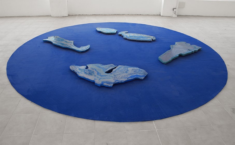 Ettore Favini
Mediterraneo, 2017
cotton, plaster, pigment, 177.16 inches