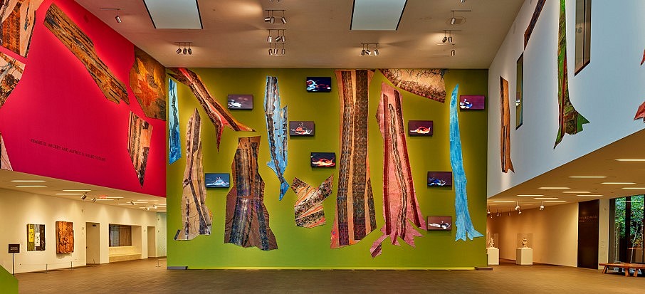 Ranu Mukherjee
A Bright Stage, 2018
wall paint, linen, silk, pigment, UV inkjet print, 9 channel digital animation, 4813 square feet