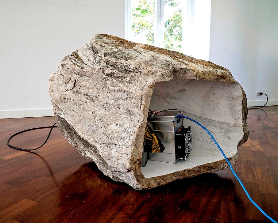 Namsal Siedlecki
Mine, 2018
Marble, antminer D3, RJ-45 cable, electric cable, variable dimensions