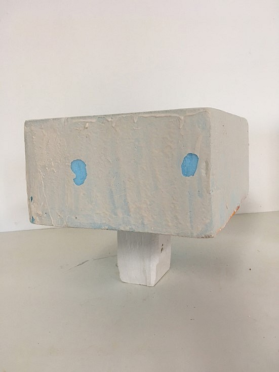 Irene Schubiger
Untitled, 2019
styrofoam, plastic, 42 x 21 x 22 cm