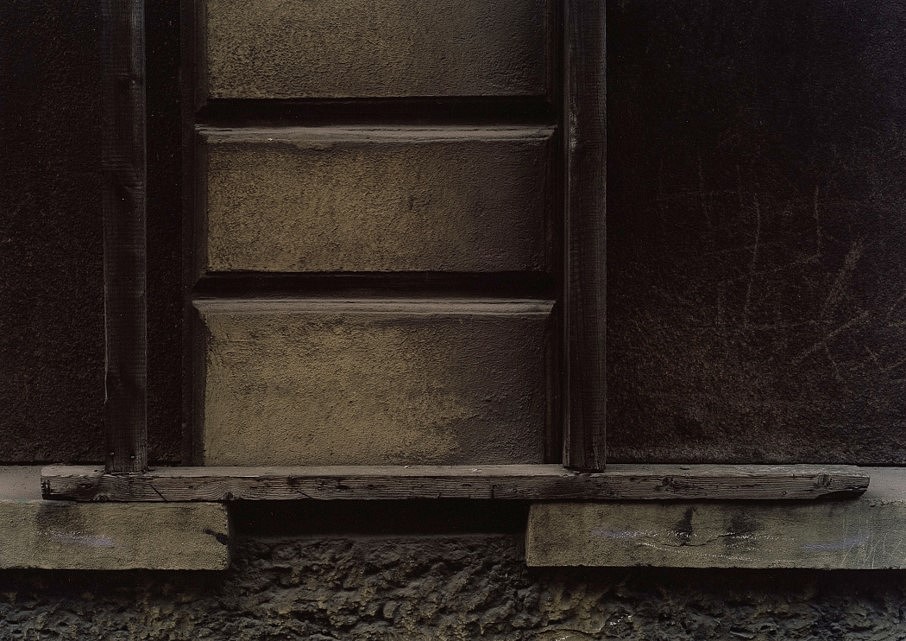 Laurenz Berges
Bruckhausen II, 2011
photograph c-print, 24 x 33 in.