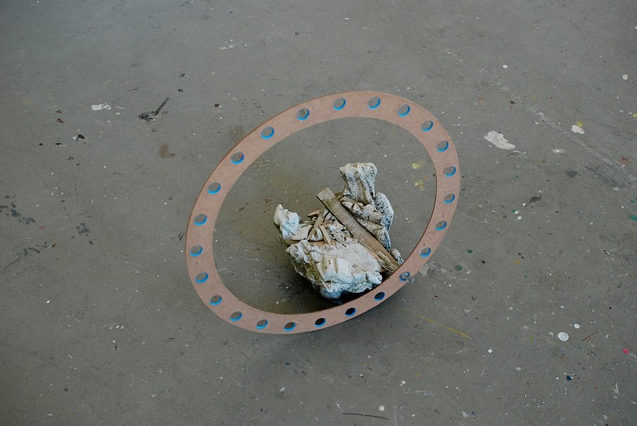 Olivier Guesselé-Garai
Octopus, 2016
oil on hardwood, ceramic, concrete, silicone, aluminum, plaster, organic matter, 55.5 x 3.5 x 55.5 cm