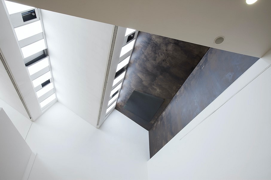 Nicola Martini
Senza Titolo, Bitumen of Judea, 2016
on wall, PMMA, shellac, graphite
room dimensions
Installation view: Ennesima, Triennale Museum, Milan, Italy