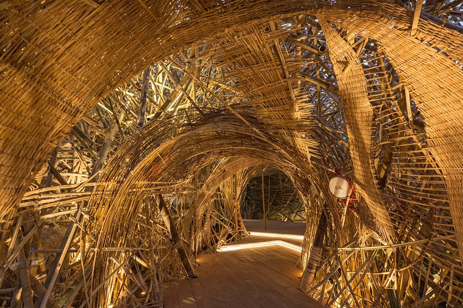 Asim Waqif
à¦²à§Ÿ [Loy], 2019
Bamboo, cane, cloth and rope structure embedded with an interactive electronic and acoustic system, 120 x 60 x 70 feet
Durga Puja Pandal, Kolkata, India
