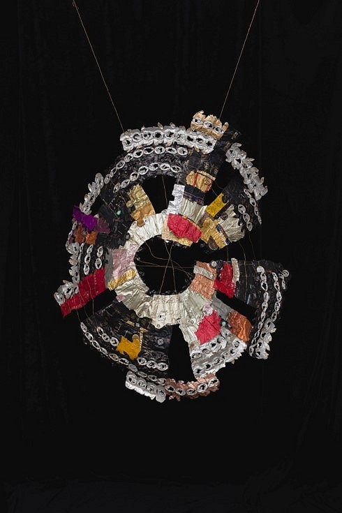 Sandra Lapage
Sharp garments for desperate shamans: solar Japaratuba, 2020
recycled materials (aluminum and plastic), copper wire, staples, 47 x 47 x 12 in.