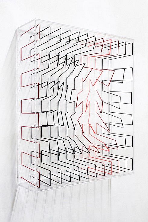 Emanuela Fiorelli
Basic box 4 - lateral point of view, 2019
plexiglas and elastic thread, 60 x 50 x 14 cm