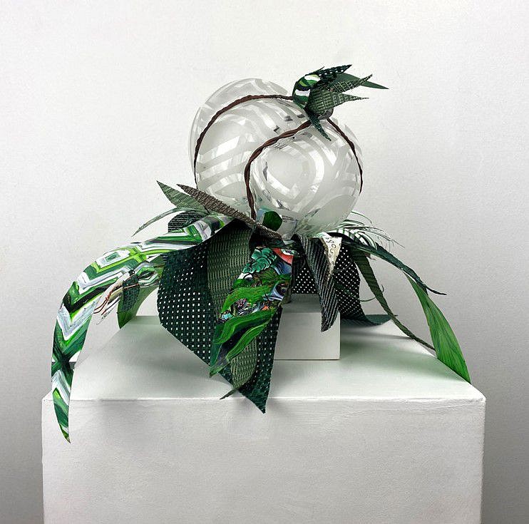 Christina Massey
Green Thumb, 2022
blown glass, repurposed aluminum from craft beer cans, plastic, fabric, wire and acrylic paint, 12 x 13 x 10 in.